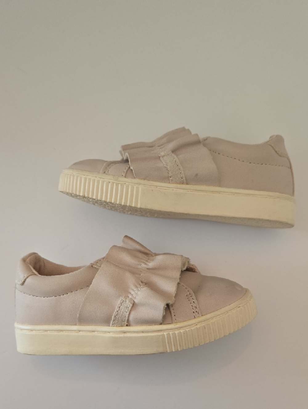 Zara Baby Cream Ruffle-Front Slip-On Shoes - Picture 3 of 6